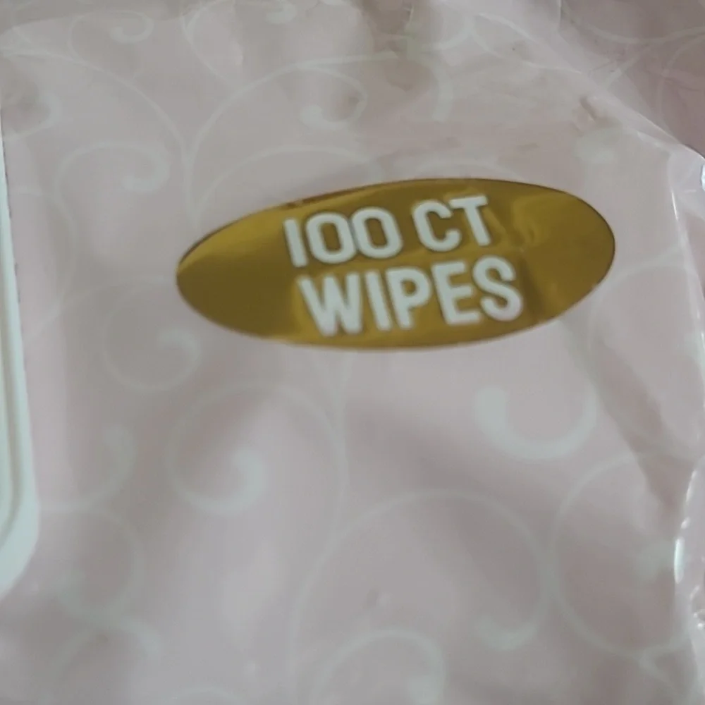 NWT Paris Hilton Grooming Wipes - 100 Count